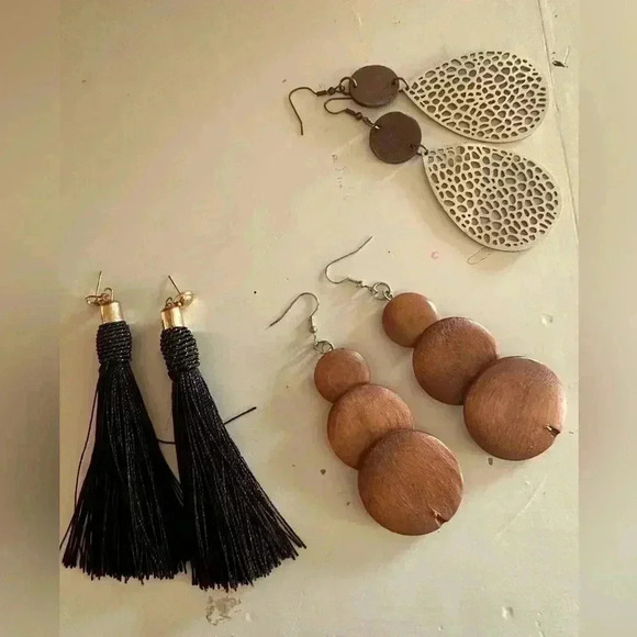 Earring bundle - Picture 1 of 4